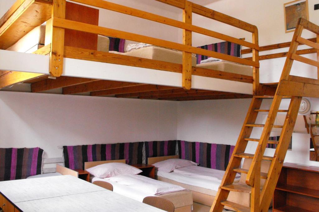Season Hostel 2 Budapest Zimmer foto